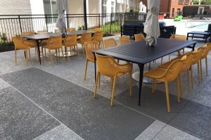 Commercial outdoor seating